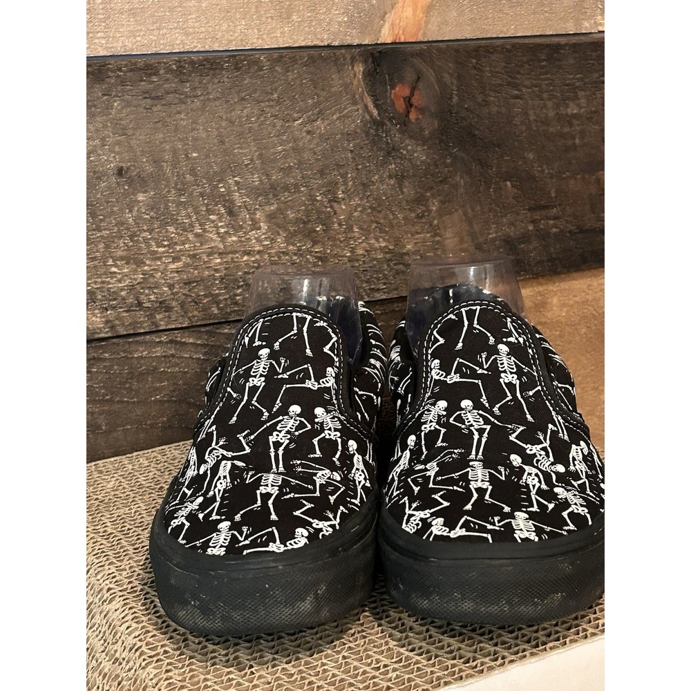 Vans Off the Wall Black Slip On Dancing Skeletons Canvas KIds 7 M7 W8.5 - Picture 4 of 9